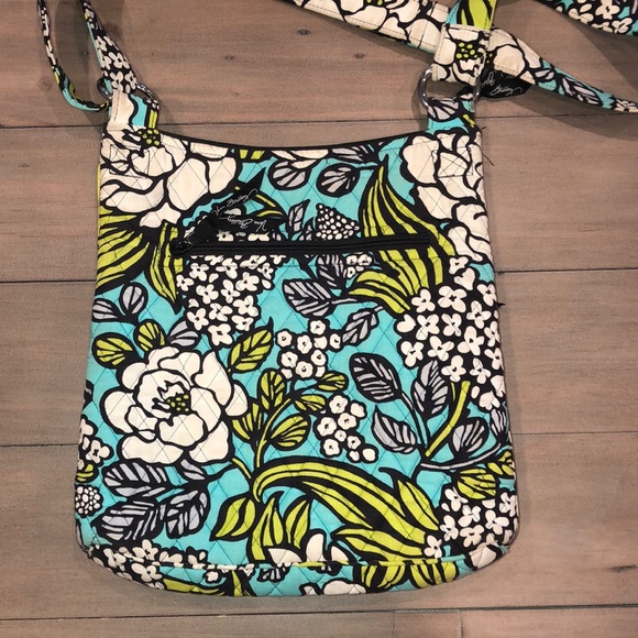 Vera Bradley Crossbody Hipster Island Blooms - Picture 2 of 5
